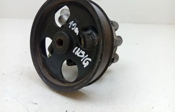 Opel Insignia A Power steering pump
