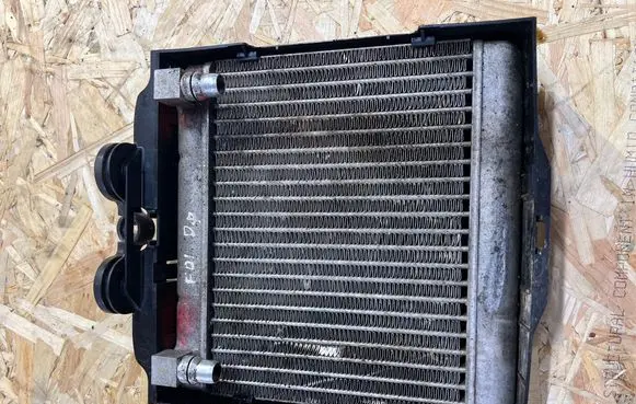 BMW 5 F10 F11 Engine oil radiator 7572542 289970 P8413002
