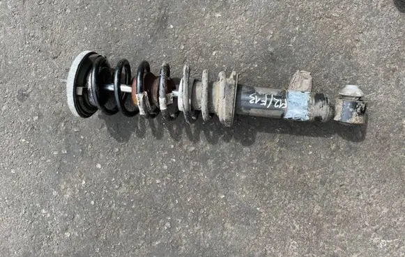 BMW 6 F12 F13 Rear shock absorber/damper 6777211 A1404104949 735128143812