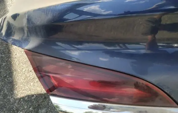 Tailgate rear/tail lights