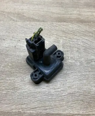 Ford Focus Air pressure sensor 98AB9F479BA