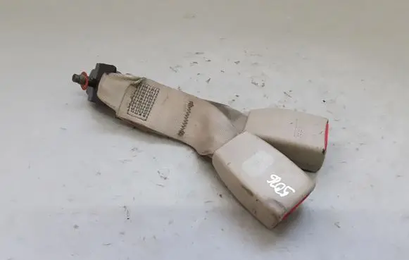 Hyundai Sonata Rear seatbelt buckle 060217