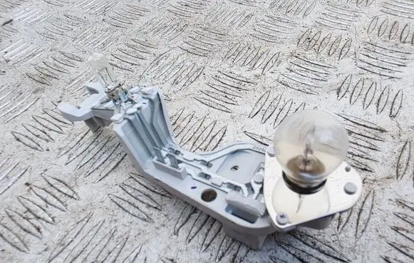 Alfa Romeo Giulietta Tail light bulb cover holder 20425951