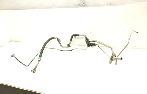 Toyota RAV 4 (XA40) Air conditioning (A/C) pipe/hose 