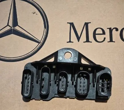 Mercedes-Benz Vito Viano W447 Current control relay A0005459712