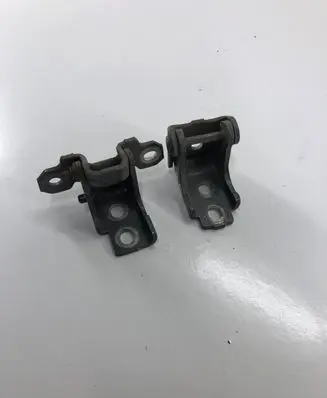 Rear door hinge set