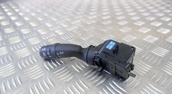 Toyota Yaris Cross Indicator stalk 8432902040