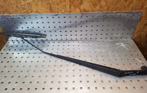 Mitsubishi Colt Front wiper blade arm