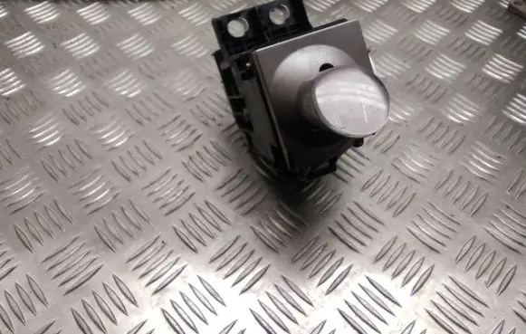 Toyota Prius (XW20) Gear shifter/selector 