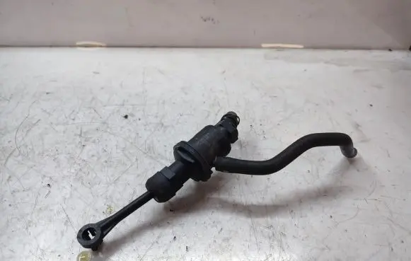 Nissan Qashqai+2 Clutch master cylinder 30610BB30A