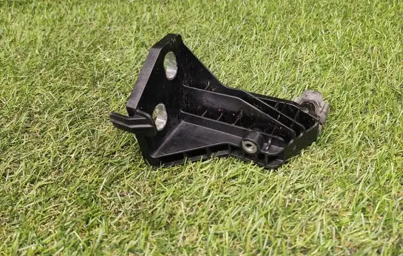 Mercedes-Benz C W205 Radiator mount bracket A2055014420