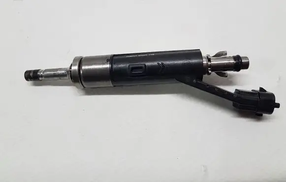 Peugeot 3008 II Fuel injector 9822715980 1637833480
