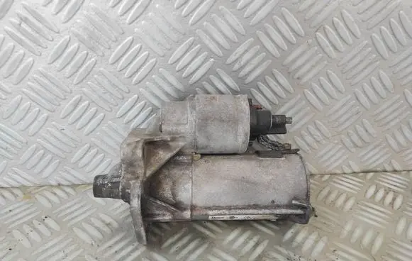 Renault Megane III Starter motor 233003329R 6K23904BBB