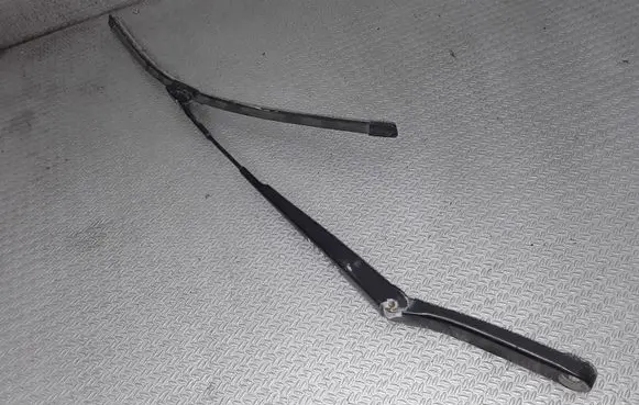 Volkswagen Polo V 6R Windshield/front glass wiper blade 
