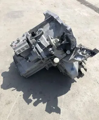 Opel Crossland X Manual 5 speed gearbox 20V246