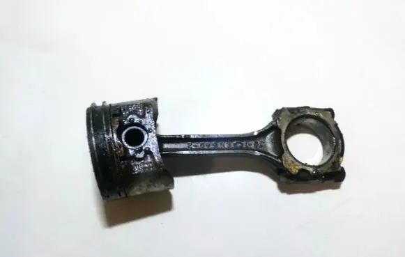 Nissan Almera N16 Piston with connecting rod 4m5401