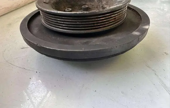 Mercedes-Benz E W124 Crankshaft pulley 6020300005