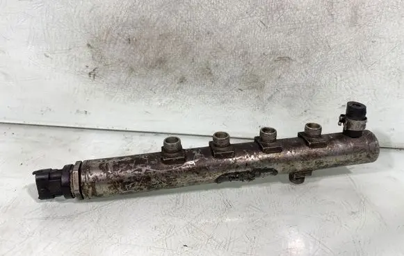 Opel Astra H Fuel main line pipe 0445214057