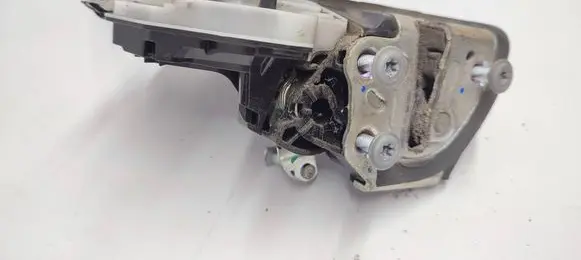 Peugeot 108 Rear door lock