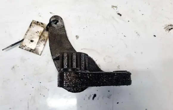 Ford Mondeo Mk III Engine mounting bracket 1S716P093AB