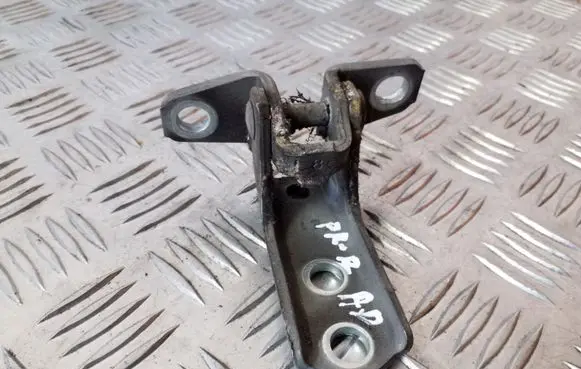 Mitsubishi ASX Front door lower hinge 