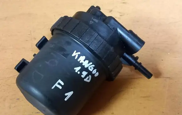 Renault Master III Fuel filter housing 82001102931