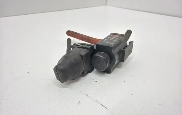 BMW 3 F30 F35 F31 Turbo solenoid valve 70231800 13T273 7810831