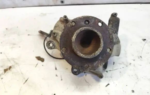 BMW 5 E39 Front wheel hub
