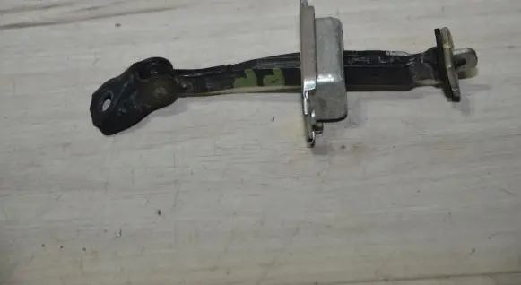 Renault Kadjar Front door check strap stopper