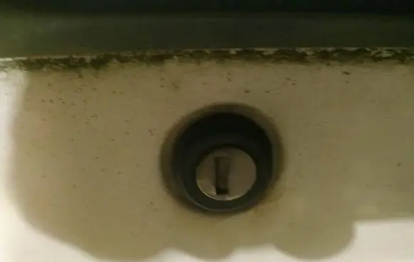 Iveco Daily 40.8 Front door lock (next to the handle) 
