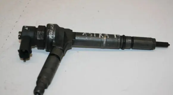Opel Astra H Fuel injector 0445110175