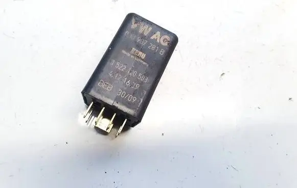 Volkswagen PASSAT B6 Glow plug pre-heat relay 038907281B 0522120503