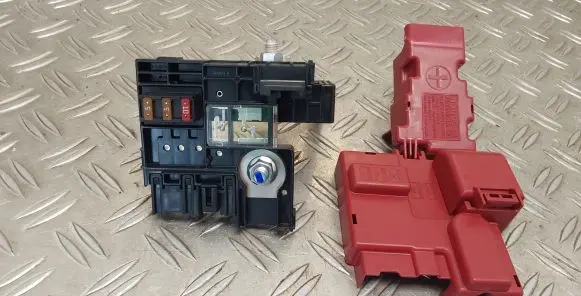 Toyota Yaris XP210 Battery relay fuse 