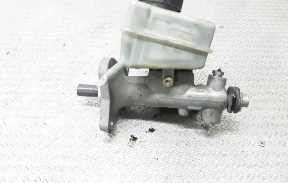 Mercedes-Benz C W203 Master brake cylinder A2034300002