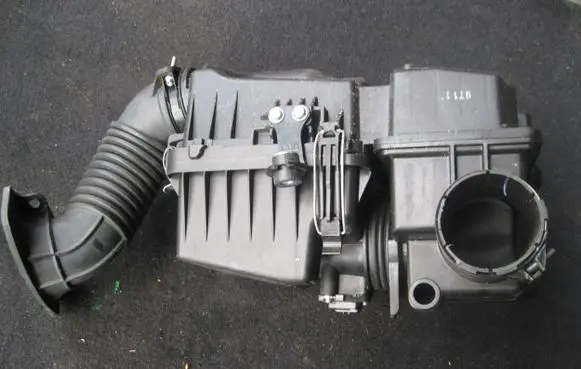 Honda Insight Air filter box