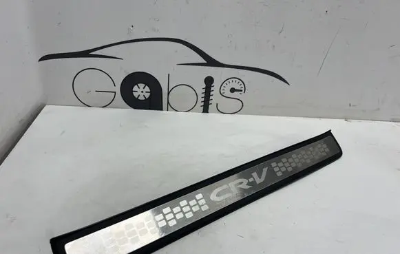 Honda CR-V Front sill trim cover 84202SWA