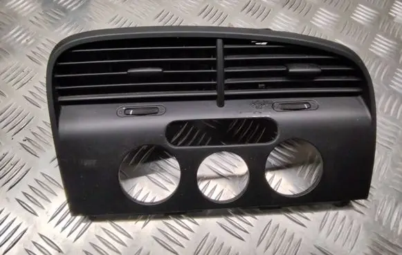 Seat Altea Dash center air vent grill 5P1819110F