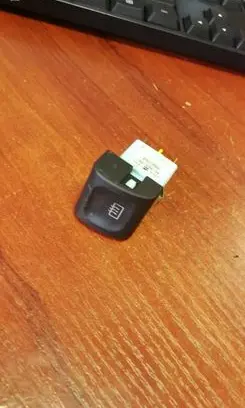 Opel Omega B1 Windscreen/window heater switch 90565720