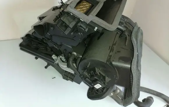 Ford Focus C-MAX Interior heater climate box assembly housing 3M5119B555AG