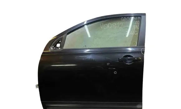 Nissan Qashqai+2 Front door