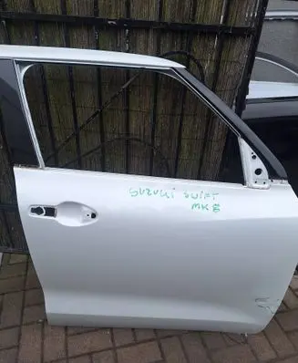 Suzuki Swift III Front door