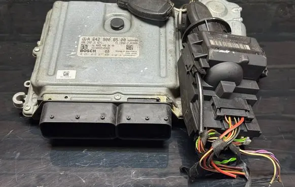 Mercedes-Benz Sprinter W906 Engine ECU kit and lock set A6429008500 0281016977 A0054469440