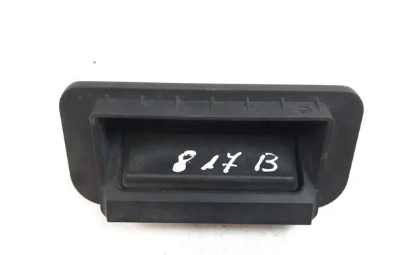 Mercedes-Benz E W212 Tailgate opening switch 