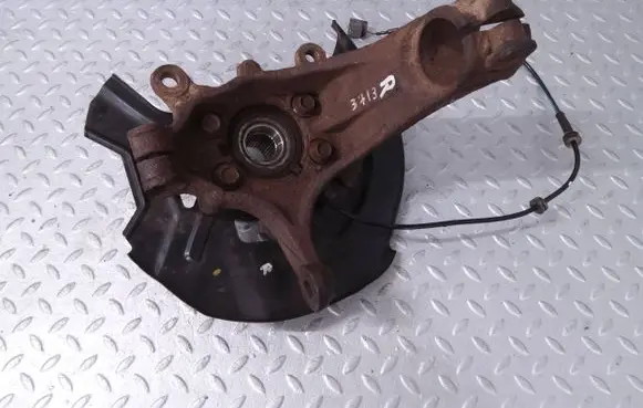 Nissan X-Trail T32 Front wheel hub 400144CE0A