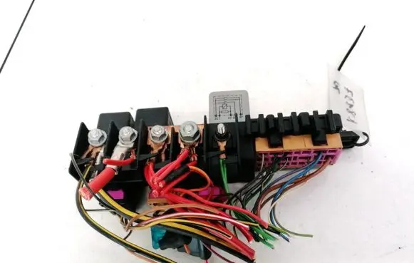 Audi A6 S6 C5 4B Fuse box set 8L0941822A 896083000