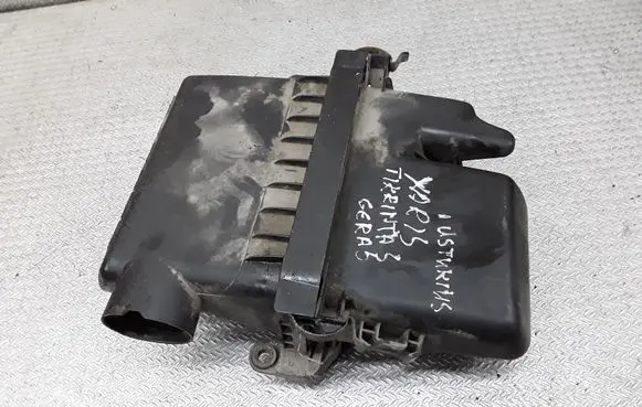 Toyota Yaris Air filter box 177000J010