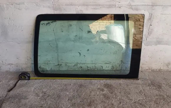 Volkswagen Transporter - Caravelle T5 Rear side window