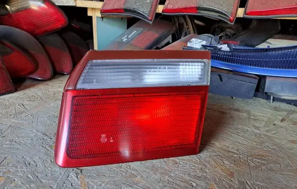 Mazda 626 Tailgate rear/tail lights 22661827