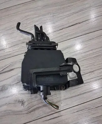 Volkswagen Golf V Electromagnetic valve 6Q0906625