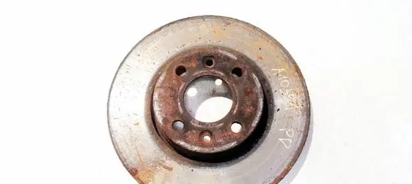 Nissan Micra Front brake disc ventiliuojamas